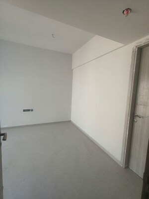 Room in 2 BHK Apartment at Rustomjee Paramount, Khar West – for Sale