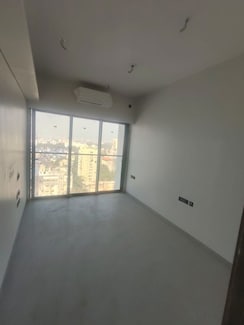 2 BHK + Extra Room Apartment For Sale in Rustomjee Paramount