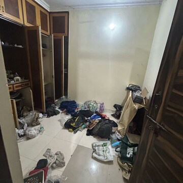 Room in 2 BHK Builder Floor at Wazirpur – for Rent