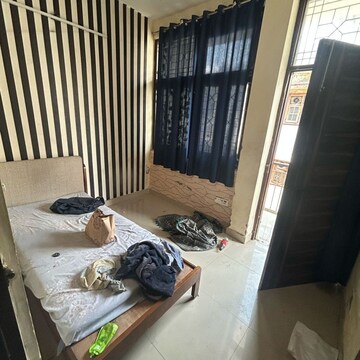 Bedroom in 2 BHK Builder Floor at Wazirpur – for Rent