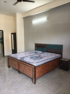2 BHK + Pooja Room Apartment For Rent in Arun Vihar Sector 37