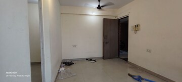 Living Room in 1.5 BHK Apartment at Suncity Complex, Powai – for Sale