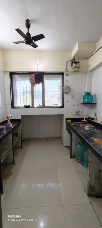 Kitchen in 1.5 BHK Apartment at Suncity Complex, Powai – for Sale