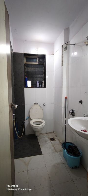 Attached Bathroom in 1.5 BHK Apartment at Suncity Complex, Powai – for Sale