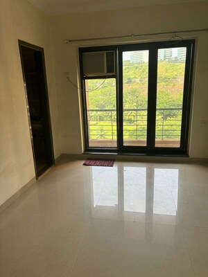 Room in 3 BHK Apartment at K Raheja Heights, Malad East – for Rent
