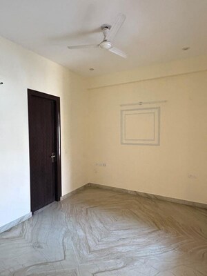 Room in 2 BHK Builder Floor at Sector 57 – for Rent