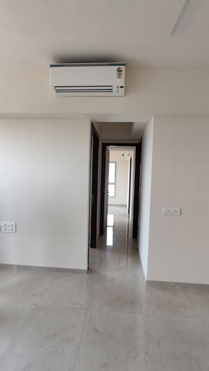 Room in 2 BHK Apartment at Courtyard by Narang Realty and The Wadhwa Group, Pokhran Road No Two – for Rent