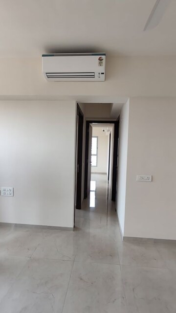 Room in 2 BHK Apartment at Courtyard by Narang Realty and The Wadhwa Group, Pokhran Road No Two – for Rent