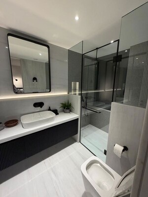 Attached Bathroom in 4 BHK Apartment at Janata Nagar – for Rent