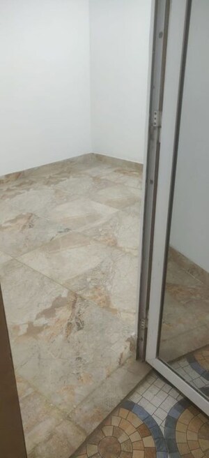 Study Room in 2.5 BHK Apartment at The Golden Gate, Mahurali – for Rent