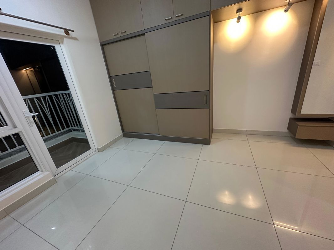 3 BHK + Pooja Room Apartment For Rent in SJR Primecorp Blue Waters
