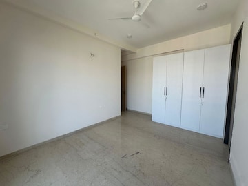 Room in 3 BHK Apartment at Adani Ten BKC, Bandra East – for Rent