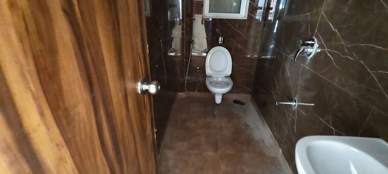 Bathroom, vaibhav-queens-park 2 Bedroom 745 Sq.Ft. Apartment In Chembur Mumbai 10056954