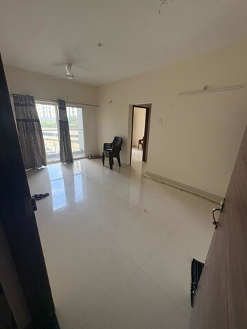 Room in 2 BHK Apartment at Kumar Megapolis Saffron, Hinjewadi – for Rent