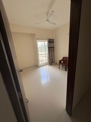 Room in 2 BHK Apartment at Kumar Megapolis Saffron, Hinjewadi – for Rent