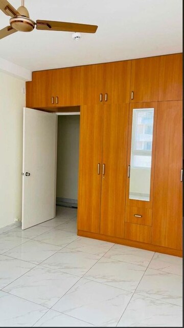 Room in 3 BHK Apartment at Mantri Lithos, Thanisandra – for Rent