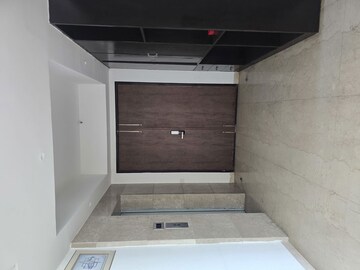 Room in 4 BHK Apartment at Krrish Provence Estate, Gurgaon Faridabad Road – for Rent