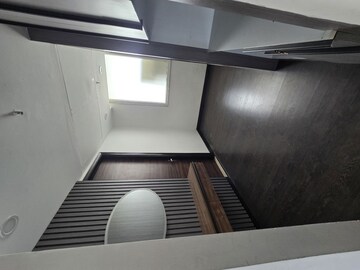 Room in 4 BHK Apartment at Krrish Provence Estate, Gurgaon Faridabad Road – for Rent