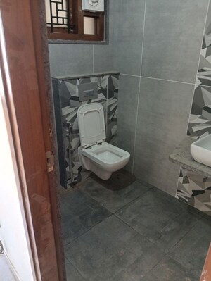 Attached Bathroom in 3 BHK Apartment at Jp Nagar – for Rent