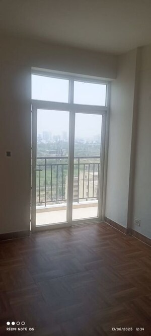 Room in 2 BHK Apartment at KLJ Platinum Heights, Sector 77 – for Sale