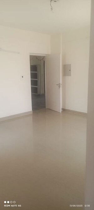 Room in 2 BHK Apartment at KLJ Platinum Heights, Sector 77 – for Sale