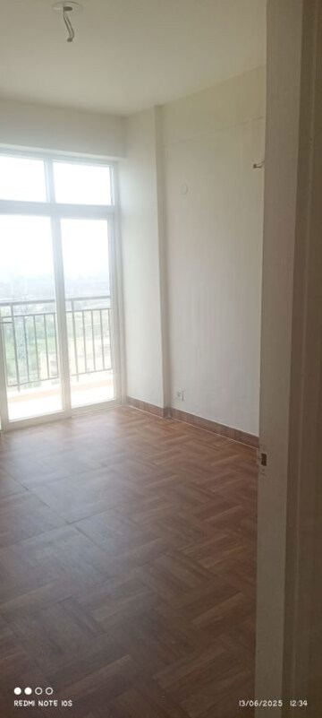 2 BHK Apartment For Sale in KLJ Platinum Heights, Sector 77