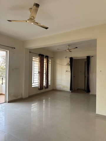 Room in 2 BHK Apartment at Shroff Signature Heights Phase I, Bhagwan Nagar – for Rent