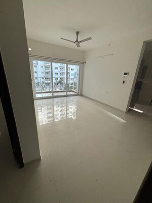 Room in 4 BHK Apartment at L&T Raintree Boulevard, Hebbal – for Rent