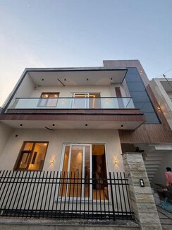 4 BHK + Pooja Room,Servant Room,Study Room,Extra Room Independent House For Sale in Sector 124