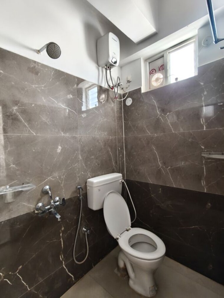 Bathroom, siri-residency-kondapur 1 Bedroom 690 Sq.Ft. Apartment In Kondapur Hyderabad 10057091