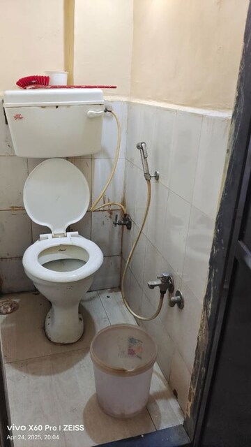 Master Bedroom in 2 BHK Apartment at Mahavir Square, Manpada – for Rent