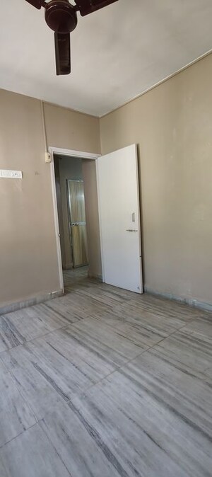 Room in 1 BHK Apartment at Chikoowadi – for Rent