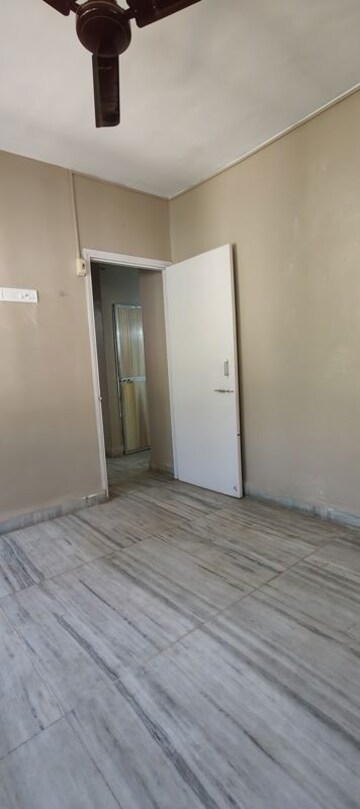 Room in 1 BHK Apartment at Chikoowadi – for Rent