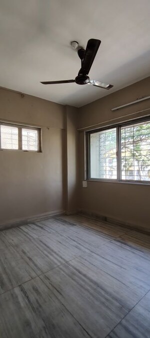 Room in 1 BHK Apartment at Chikoowadi – for Rent