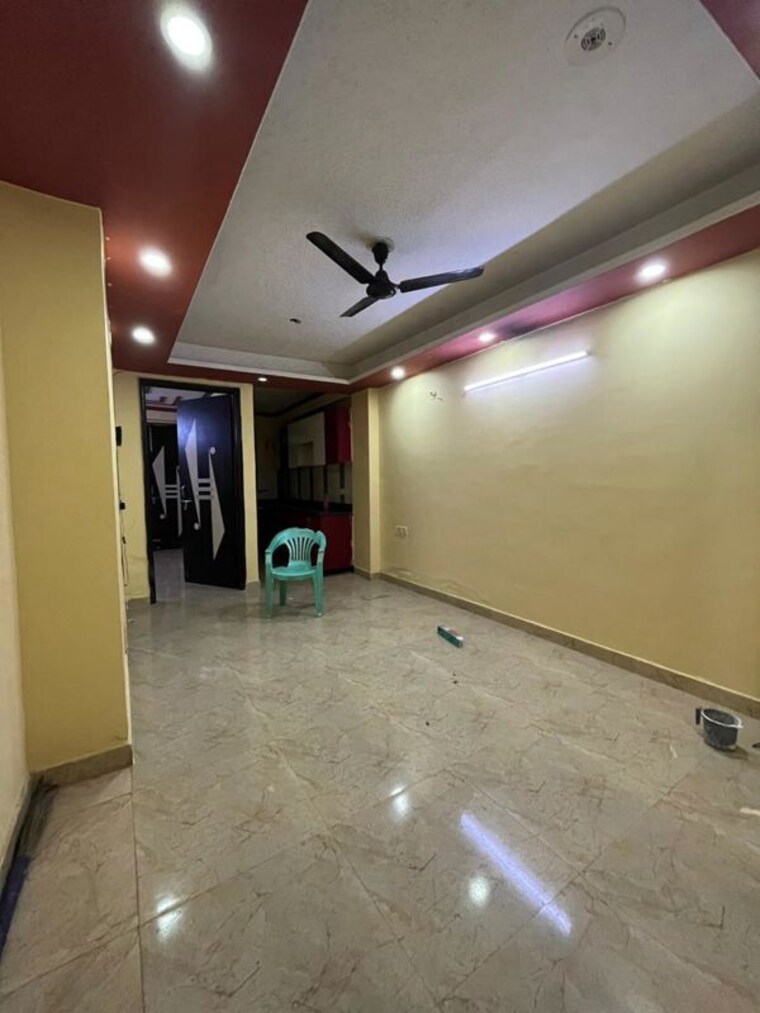 Room, hargobind enclave 2 Bedroom 80 Sq.Yd. Builder Floor In Hargobind Enclave Delhi 10057142