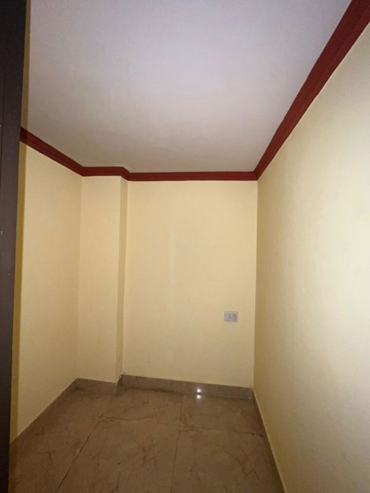 Room, hargobind enclave 2 Bedroom 80 Sq.Yd. Builder Floor In Hargobind Enclave Delhi 10057142