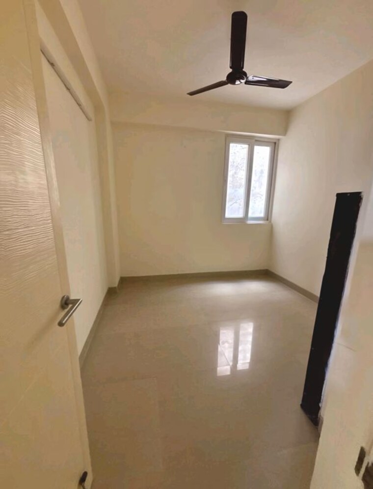 Bathroom, emaar-emerald-floors-premier 3 Bedroom 1650 Sq.Ft. Apartment In Sector 65 Gurgaon 10057160