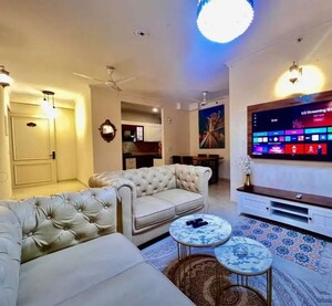 Bedroom in 3 BHK Apartment at Hazratganj – for Rent