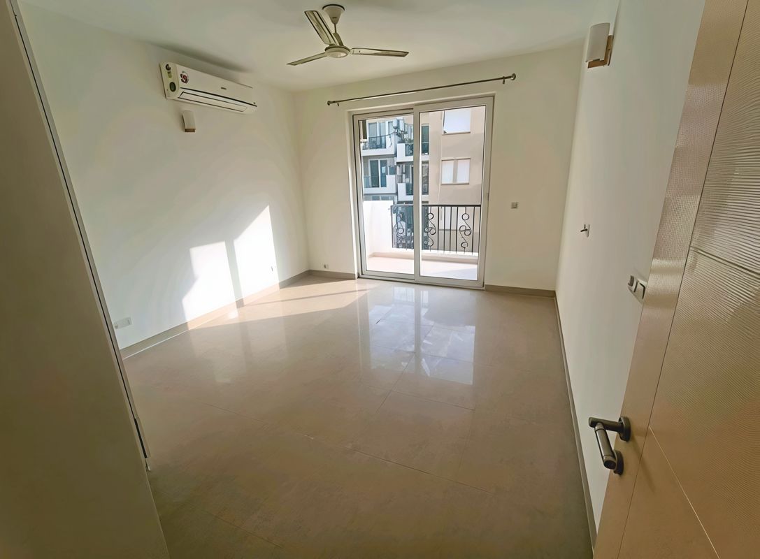 4 BHK + Extra Room Apartment For Rent in Emaar Emerald Floors Premier