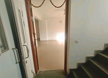 Furnished Amenities in 4 BHK Apartment at Emaar Emerald Floors Premier, Sector 65 – for Rent