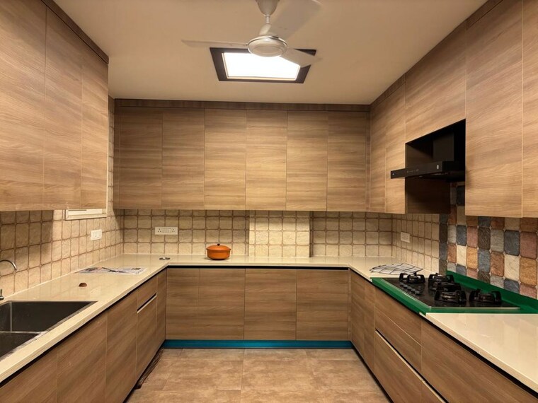 Kitchen, pioneer-park-presidia 3 Bedroom 2800 Sq.Ft. Apartment In Sector 62 Gurgaon 10057188