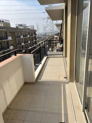 Balcony in 1 RK Apartment at DLF Cyber SEZ, Sector 24 – for Rent