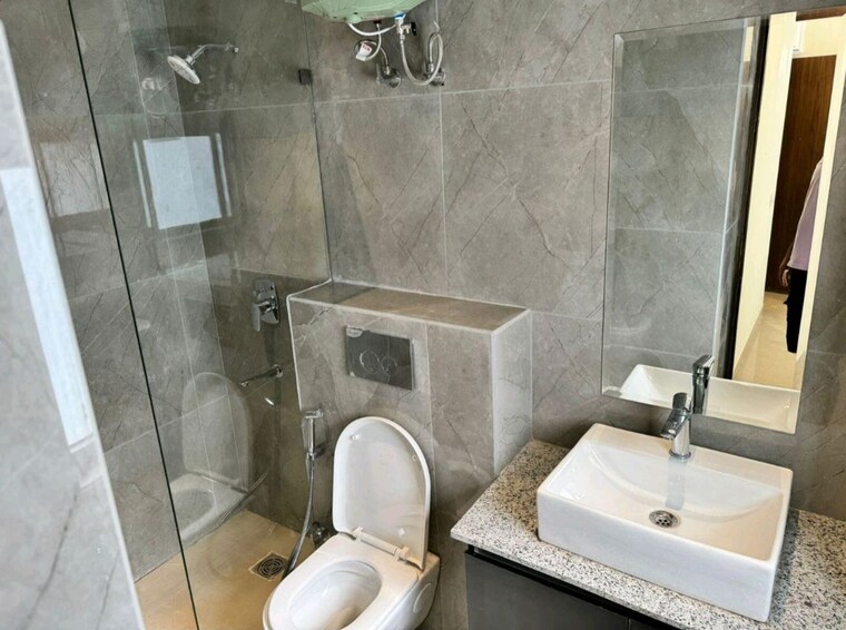 Bathroom, suncity-vatsal-valley 3 Bedroom 770 Sq.Ft. Apartment In Gwal Pahari Gurgaon 10057214