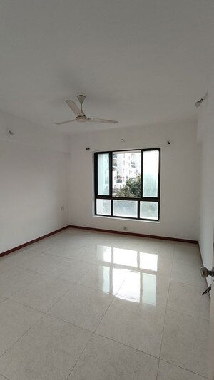 Room in 2 BHK Apartment at Konark Splendour, Kalyani Nagar – for Rent