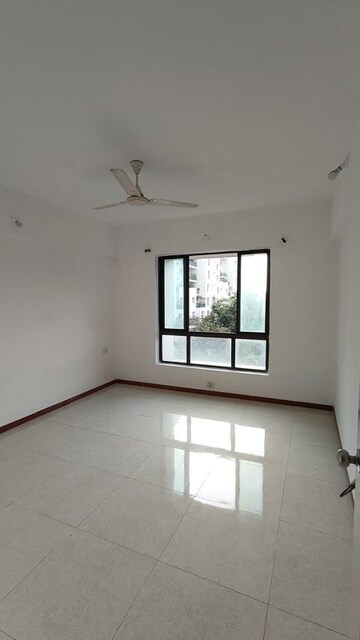Room in 2 BHK Apartment at Konark Splendour, Kalyani Nagar – for Rent