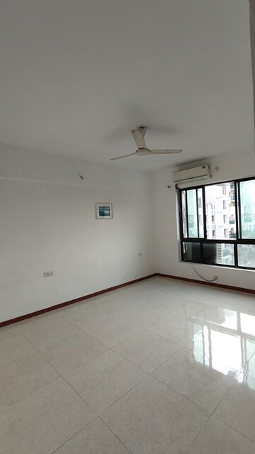 Room in 2 BHK Apartment at Konark Splendour, Kalyani Nagar – for Rent