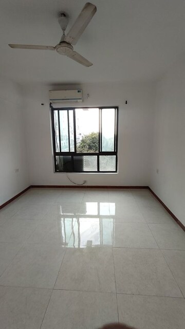 Room in 2 BHK Apartment at Konark Splendour, Kalyani Nagar – for Rent