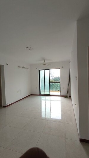 Room in 2 BHK Apartment at Konark Splendour, Kalyani Nagar – for Rent