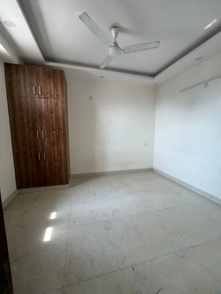 Room, rajpur khurd extension 2 Bedroom 80 Sq.Yd. Builder Floor In Rajpur Khurd Extension Delhi 10057219