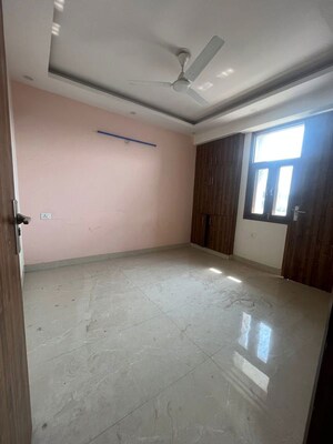 Room in 2 BHK Builder Floor at Rajpur Khurd Extension – for Rent